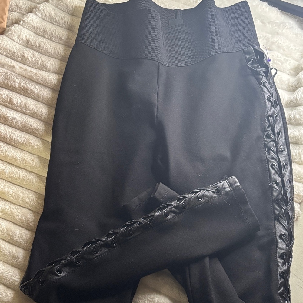 Peter Nygard Black High-Waist Lace-Up Leggings